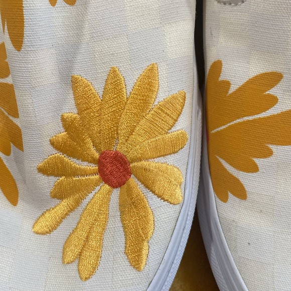 🆕 Women’s Vans Slip-On Check Floral White
Orange Skate Shoes. Size 10.5 - Picture 9 of 12